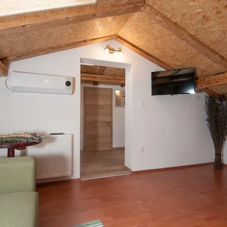Tre Rose Apartament Zvoneca